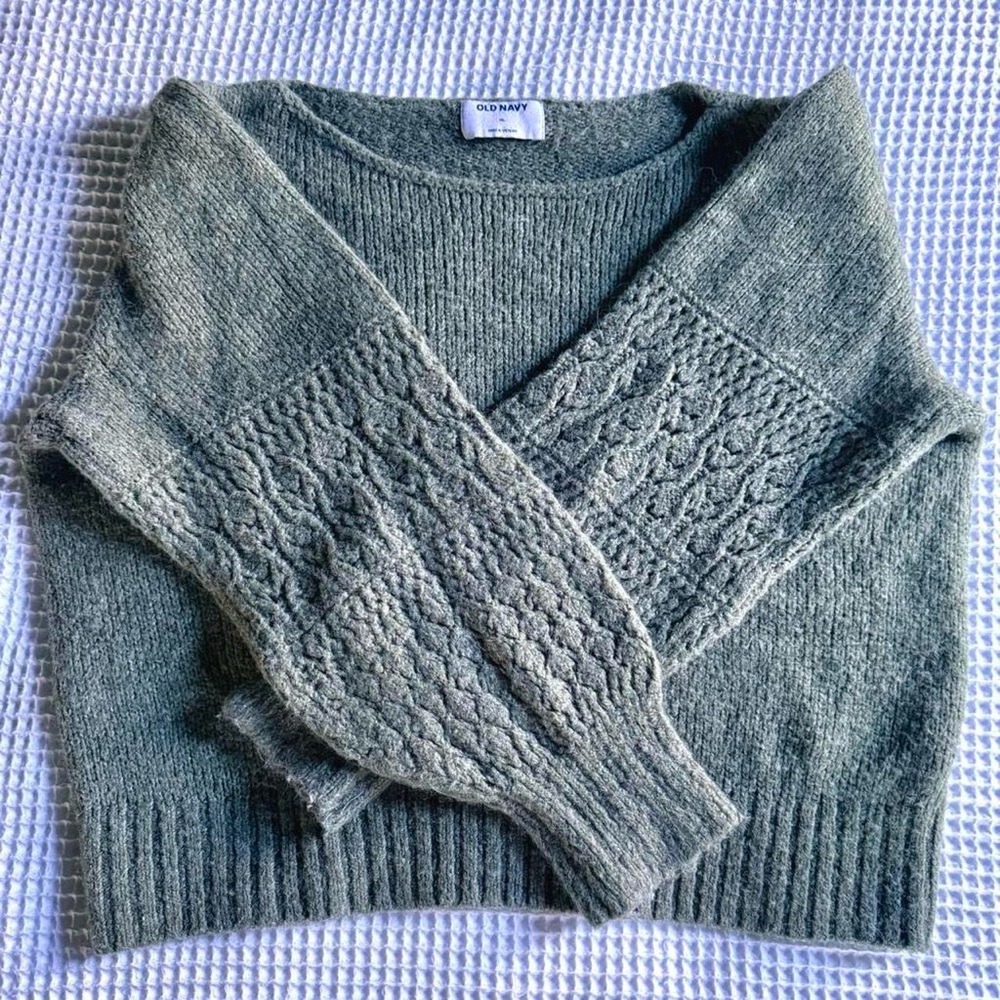 Old Navy Women's Scoop-Neck Sweater in Green